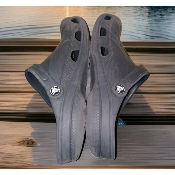 Crocs BLACK Baya Unisex Clog Water-Friendly Lightweight Slip on Shoes‎ M7/W9 - Picture 2 of 6